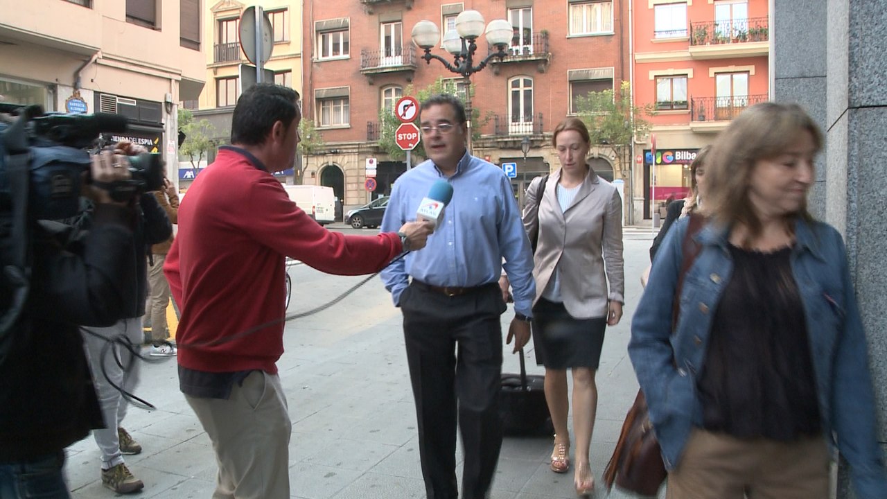 Comienza el jucio del profesor de Bilbao acusado de abusos sexuales