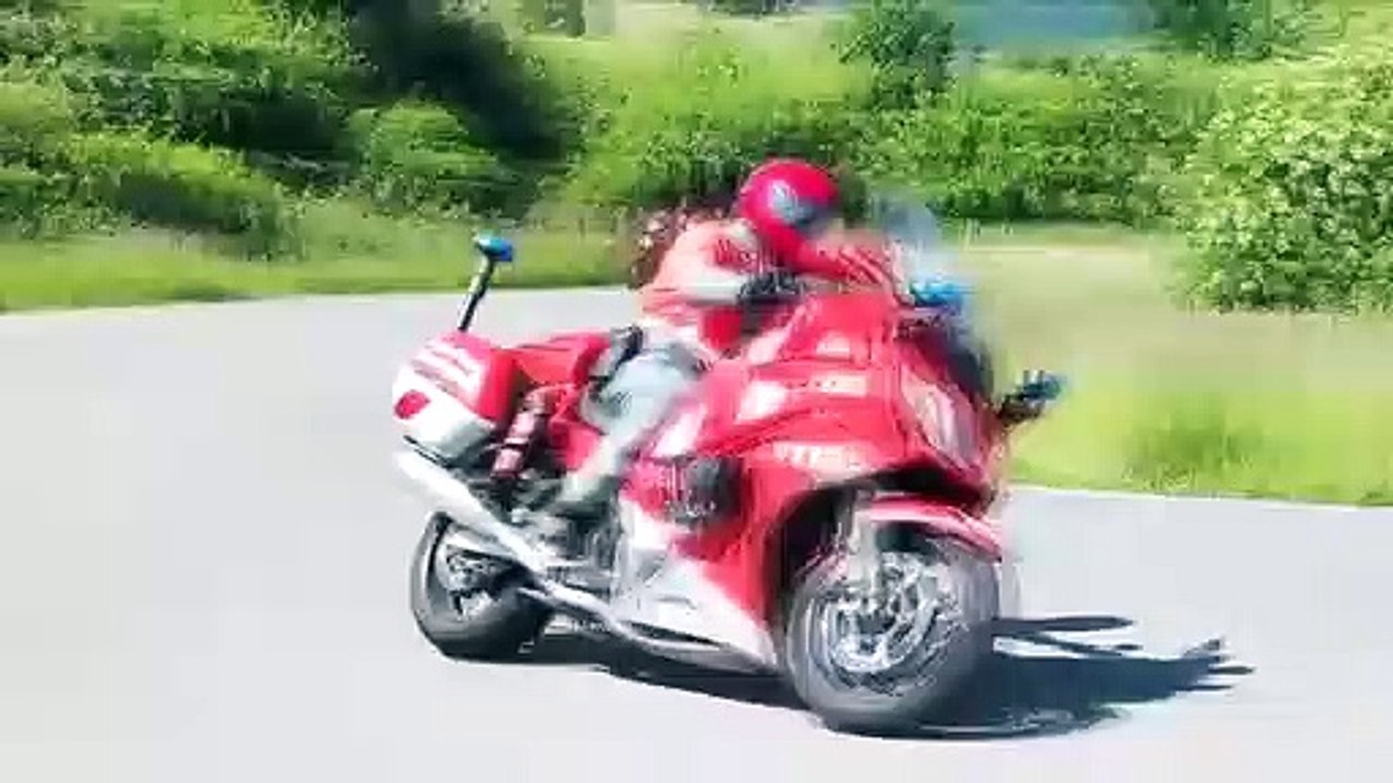 Policía Foral participa en un curso de perfeccionamiento de conducción de motos