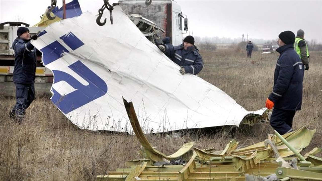 First four suspects named for MH17 murder trial
