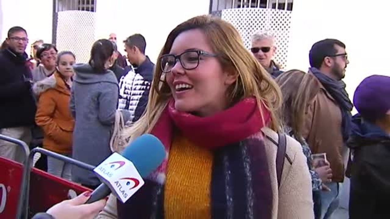 Cádiz se inunda de erizos y coplas para dar la...
