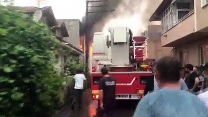 Yıldırım düştü: 1'i ağır 2 yaralı - SAKARYA