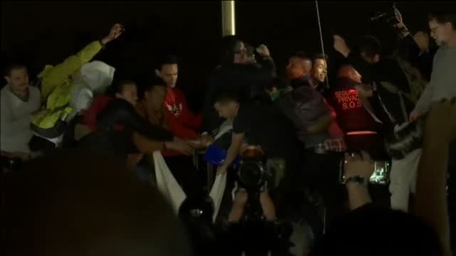 Miles de personas participan en Bogotá en una protesta contra el fiscal general