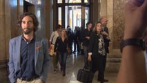Diputados catalanes entran al Parlament para votar