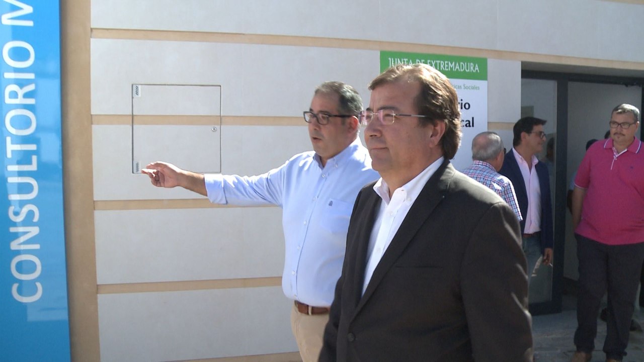 Vara inaugura Consultorio Médico de San Pedro de Mérida
