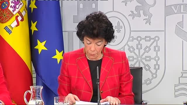 Sánchez aprueba en Consejo de Ministros sus primeros Presupuestos sin los apoyos necesarios