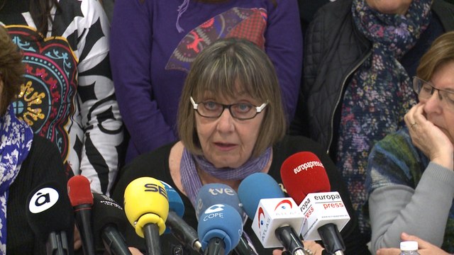 Lectura manifiesto en defensa de derechos de las mujeres en Valencia