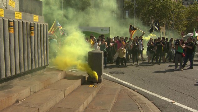 Manifestantes de CDR se concentran por el aniversario del 1-O