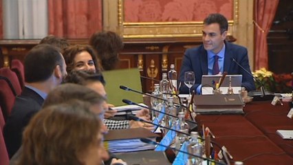 PSOE cae 2,3 puntos pero sigue aventajando al PP