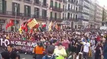 Estudiantes participan en la manifestación por el 1-O