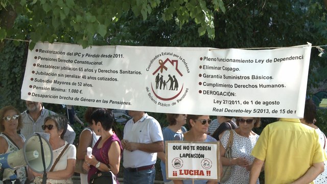 Concentración en Cáceres por unas pensiones dignas