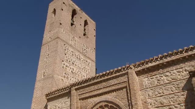 Las pintadas, la basura y las malas hierbas inundan la ermita de Santa María la Antigua