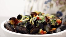 How to Make Coconut-Curry Mussels