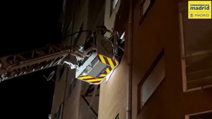 32 personas son atendidas por un incendio leve en el distrito de Usera