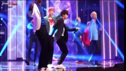 Jikook em:  Tentando chamar a atenção do mozão