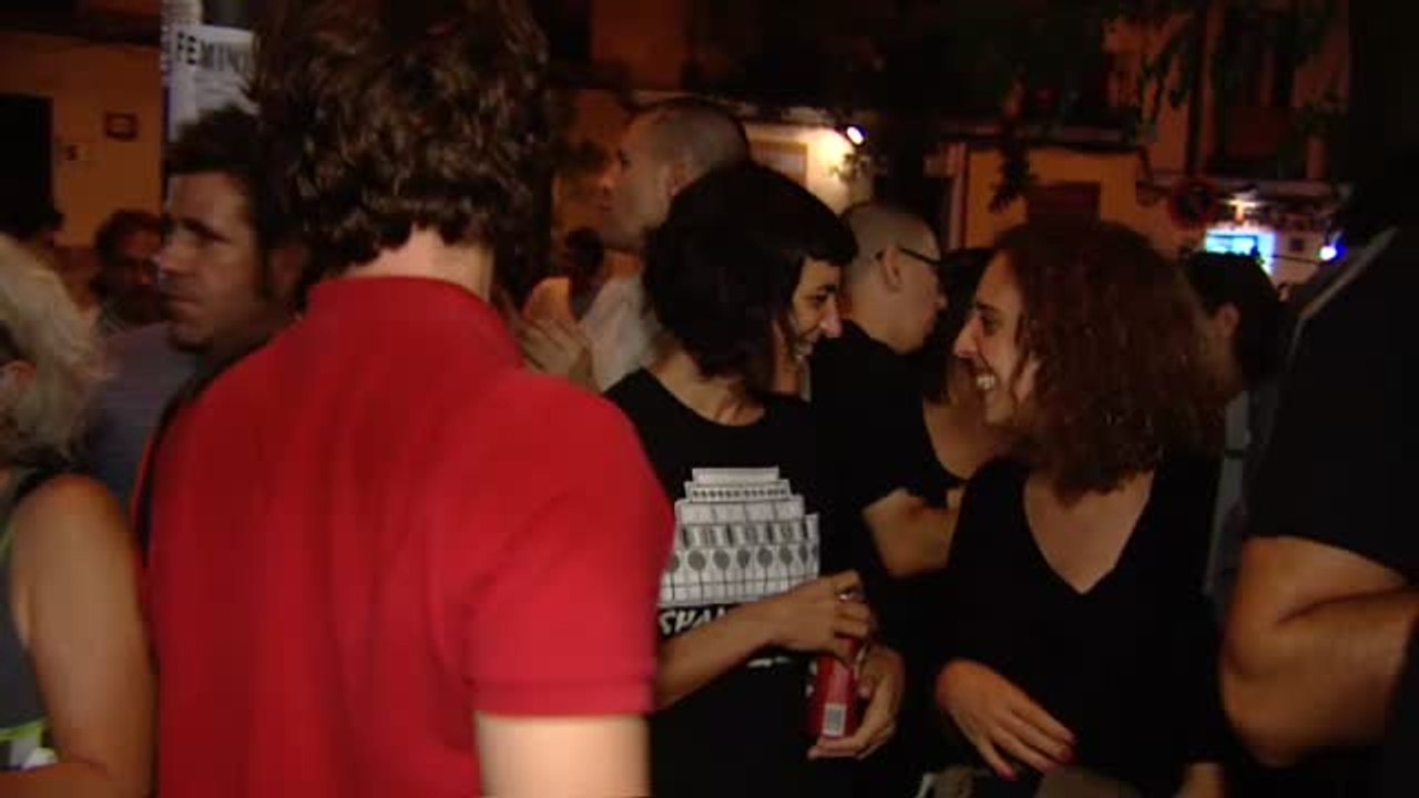 Acampada en el barrio de Lavapiés, Madrid, para evitar un desahucio que la ONU ha pedido que se paralice
