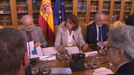 Dolores Delgado preside la Mesa de Retribuciones