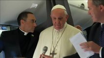 El papa intenta contextualizar el encubrimiento de los abusos sexuales