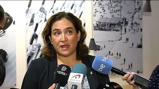 Colau advierte a Valls: No vamos a permitir que intente manchar el nombre de Barcelona