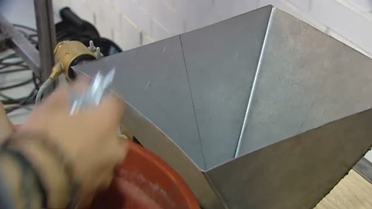 El "do it yourself" llega al reciclaje: aterrizan en España las máquinas caseras para fundir plástico