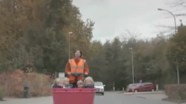 Mueren cuatro niños en un paso a nivel en Holanda