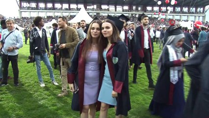 Çadlı aile kızının mezuniyetini görmek için 14 bin kilometre uzaklıktan geldi