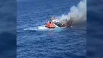 Rescatados los cinco tripulantes de un pesquero que se incendió