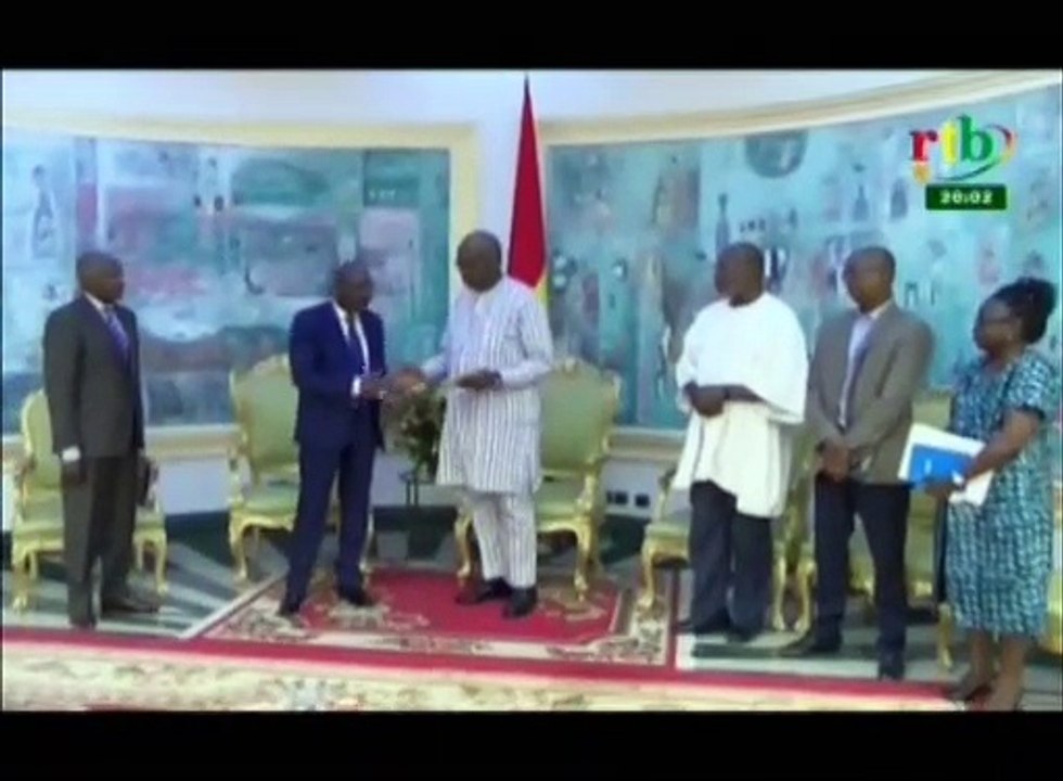 RTB - Le Président de la république reçoit en audience Le Gal Salou Djibo, Président de la Task Force