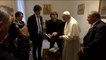 Bono de U2 visita al Papa en el Vaticano