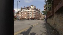 Las aceras de Oviedo son una pesadilla para las personas con movilidad reducida