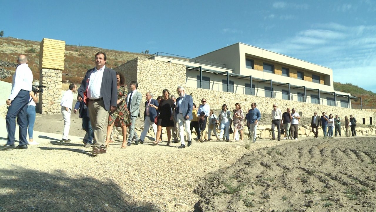 Vara inaugura el Campus PHI en Acebo (Cáceres)