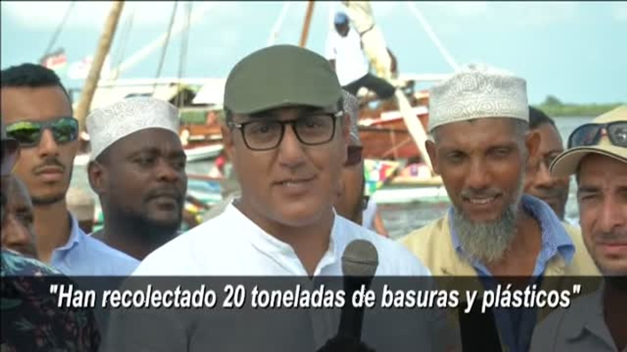Kenia construye un bote hecho de plástico reciclado para luchar contra la contaminación
