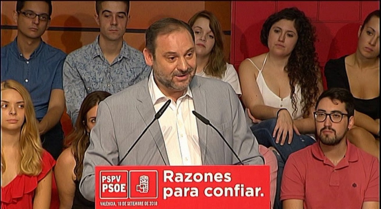 Ábalos pide a Rivera "disculpa pública" por dudas tesis Sánchez