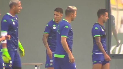 El Betis completa el último entrenamiento antes de viajar a Valencia