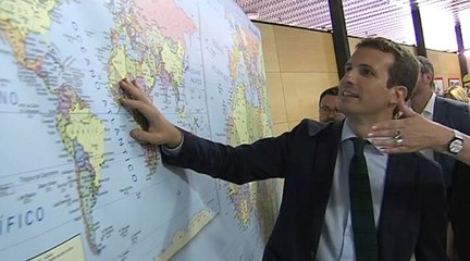 Casado (PP) visita un centro de Ayuda Humanitaria