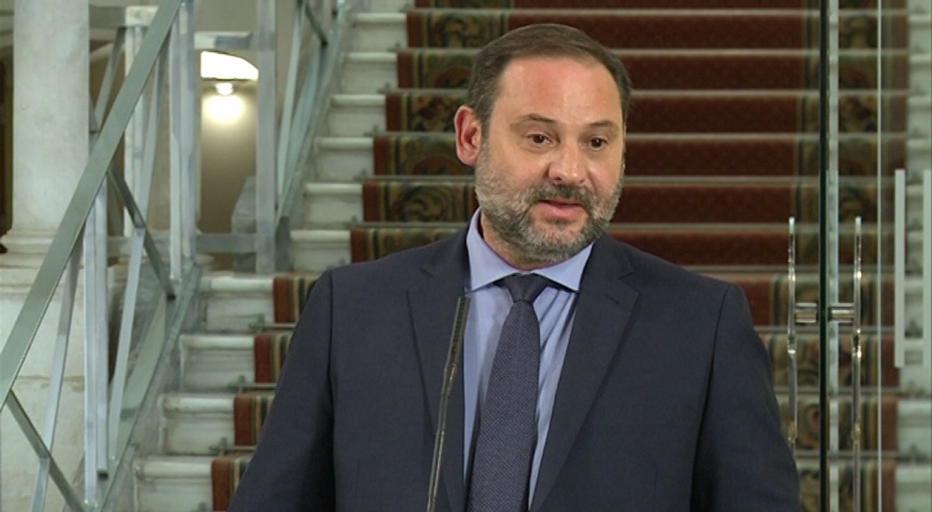 Ábalos: "Este país merece otra calidad política"