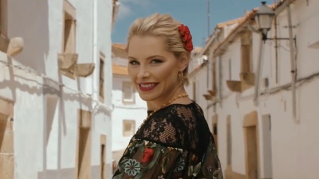 Soraya estrena su nuevo single 'Yo brindo'