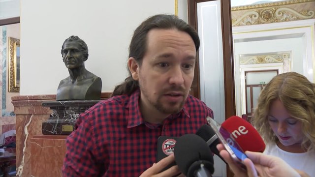 Iglesias anima a Sánchez a hacer accesible su tesis