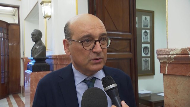 Legarda (PNV) cree que Sánchez debe hacer pública su tesis, si no lo es ya