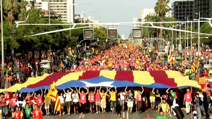 La Diagonal de Barcelona se llena por la Diada