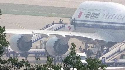 시진핑 평양 도착...14년만 中 국가주석 방북 / YTN