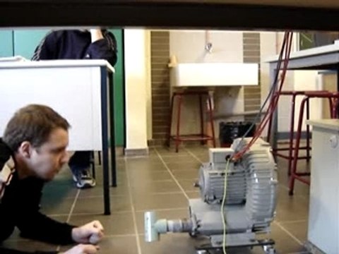 Test moteur A380 ENSISA, en salle de cours.