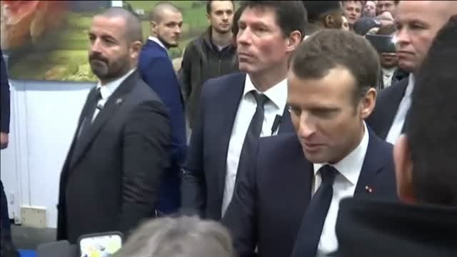 La popularidad de Macron baja a mínimos históricos en Francia