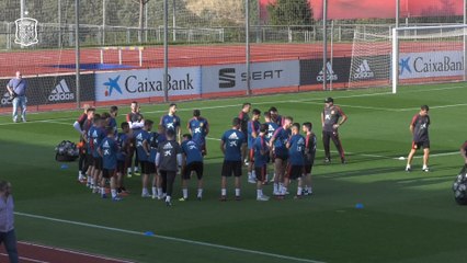 La selección española se entrena para jugar contra Inglaterra