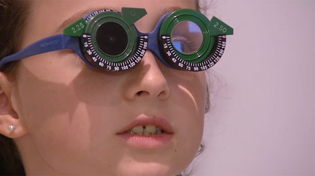 1 de cada 5 menores podrían tener problemas de visión y sus padres no lo saben