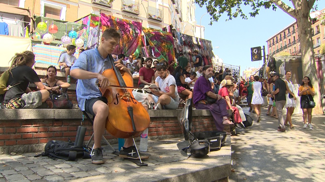 El Rastro de Madrid vuelve cada domingo