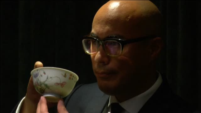 Subastan una taza en China por 25,6 millones de dólares