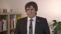 Puigdemont pide serenidad ante el enfrentamiento de lazos amarillos