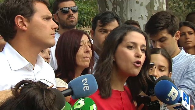 Arrimadas asegura que la administración debería limpiar el espacio público