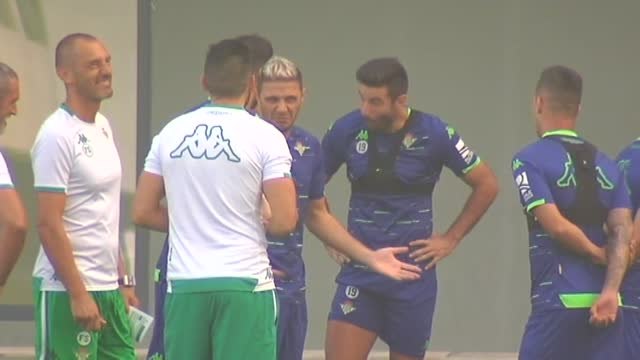 El Betis entrena con la mente puesta en el Sevilla