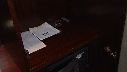 El 35% de los españoles hace trampa en el minibar del hotel
